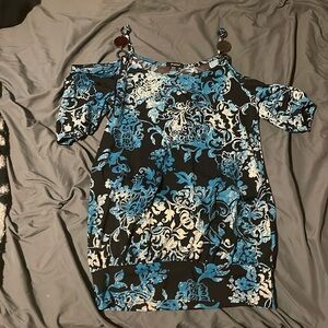 Cold-Shoulder Top with blue and white pattern